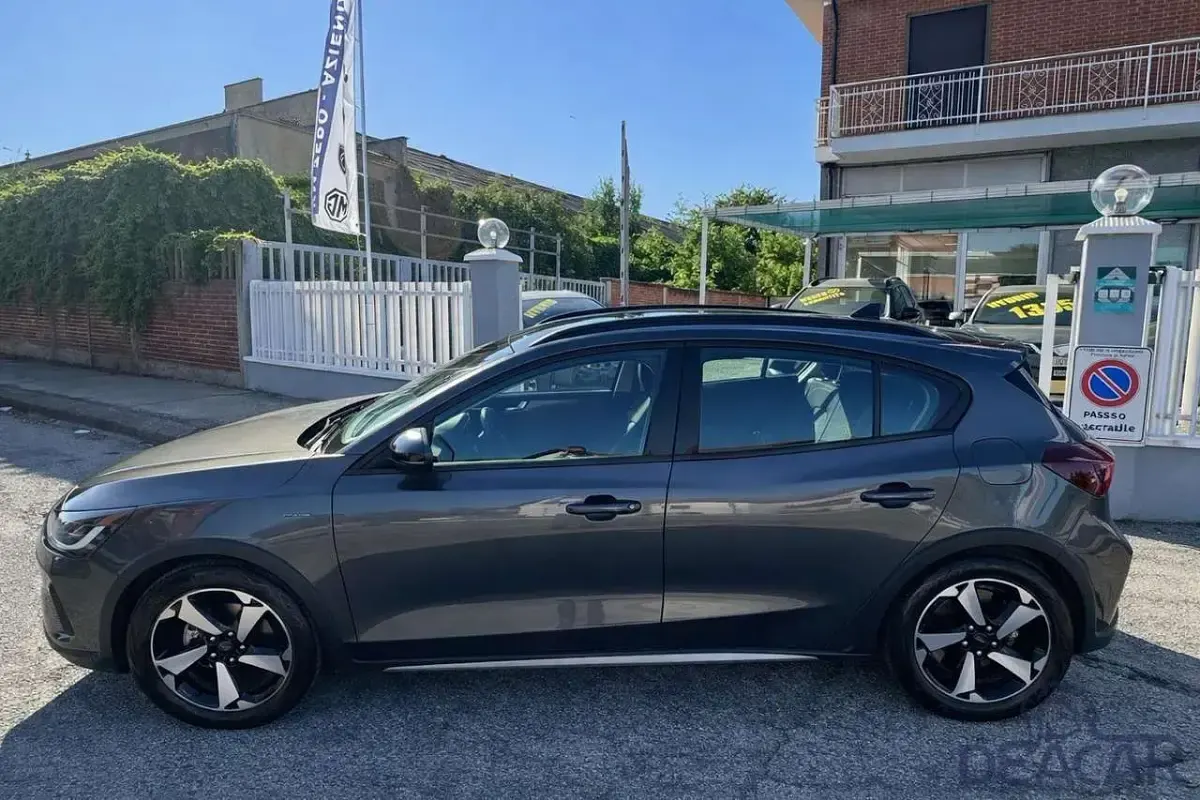 Usata Ford Focus Active 125 CV (91 kW) 2022 Other Berlina