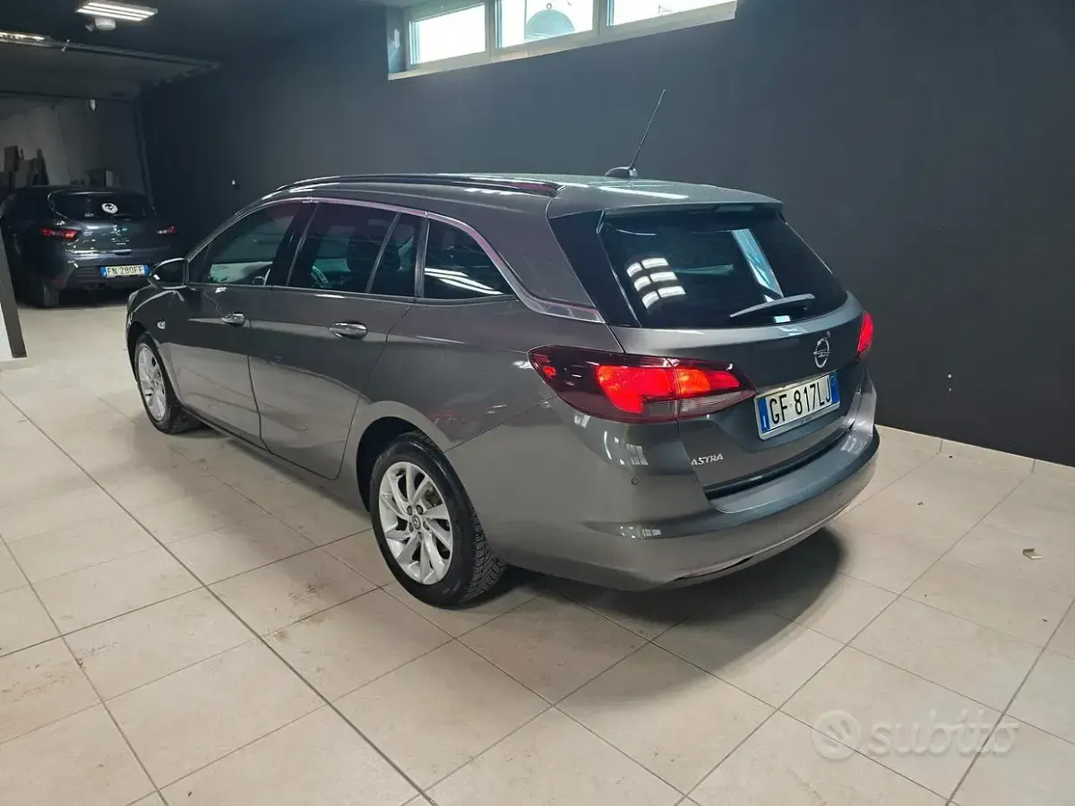Usata Opel Astra Business 122 CV (89 kW) 2021 Grigio Station wagon