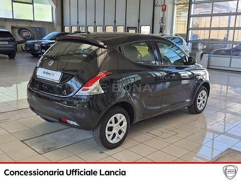 Usata Lancia Ypsilon Gold 69 CV (50 kW) 2019 Nero Utilitaria