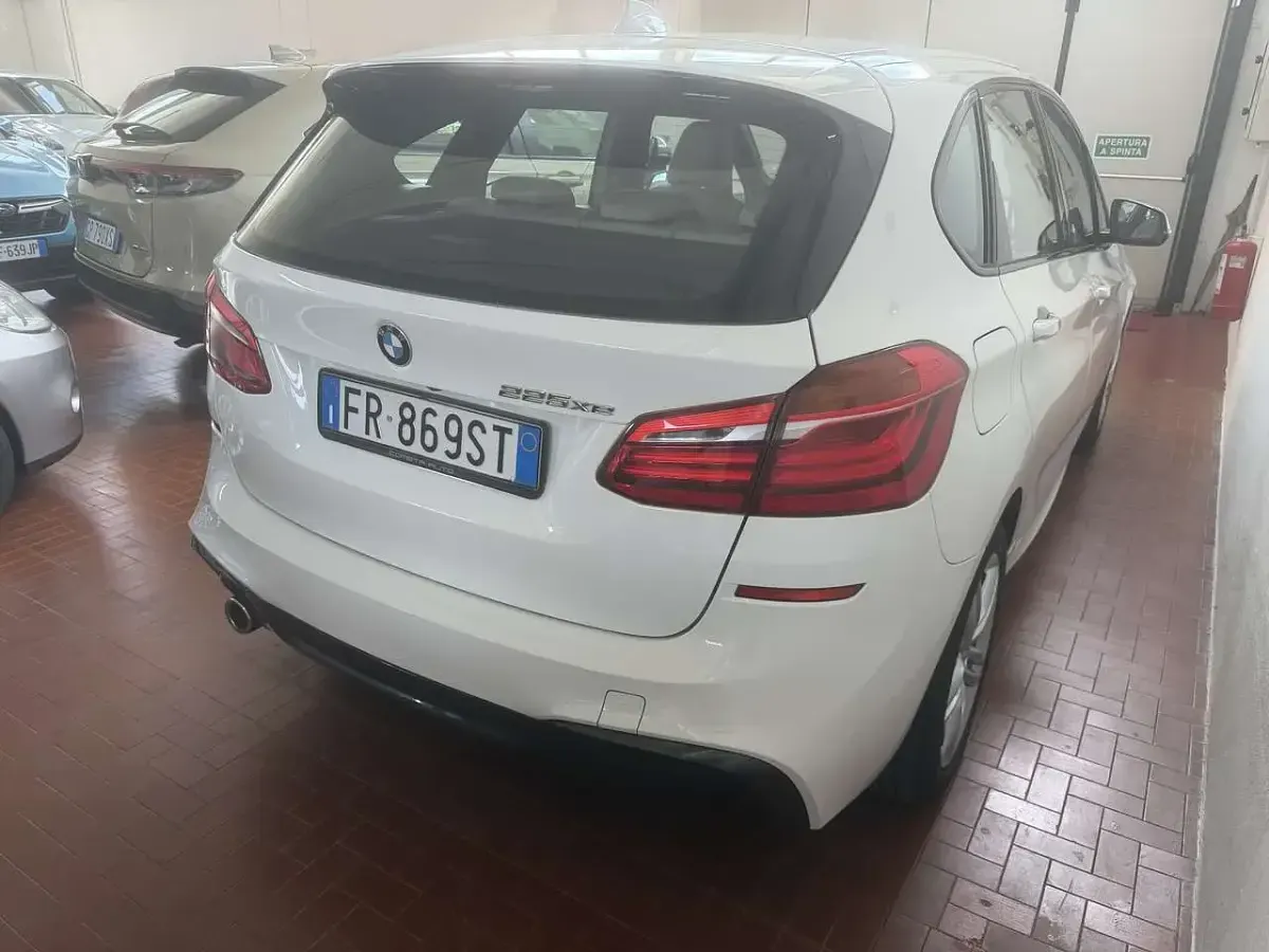 Usata BMW 225 Active Tourer iPerformance 136 CV (100 kW) 2018 Bianco Monovolume