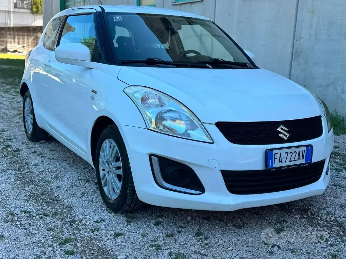 Usata Suzuki Swift 75 CV (55 kW) 2015 Bianco Utilitaria