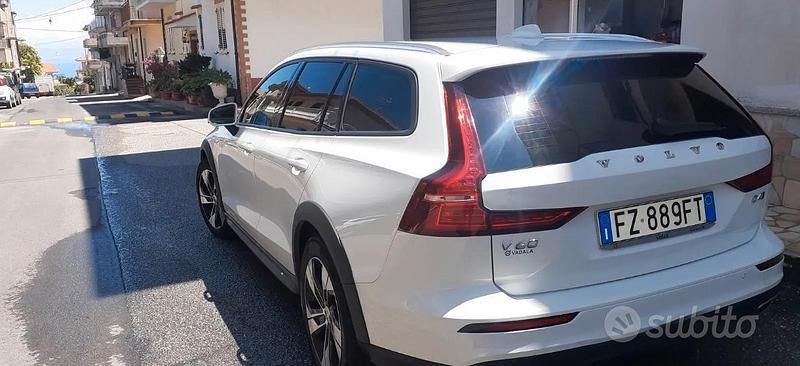 Usata Volvo V60 CC 190 CV (139 kW) 2020 Bianco Station wagon