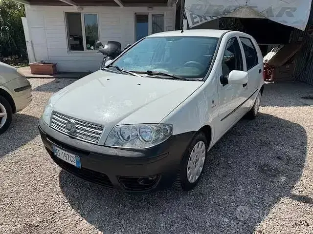 Usata Fiat Punto 69 CV (50 kW) 2010 Utilitaria