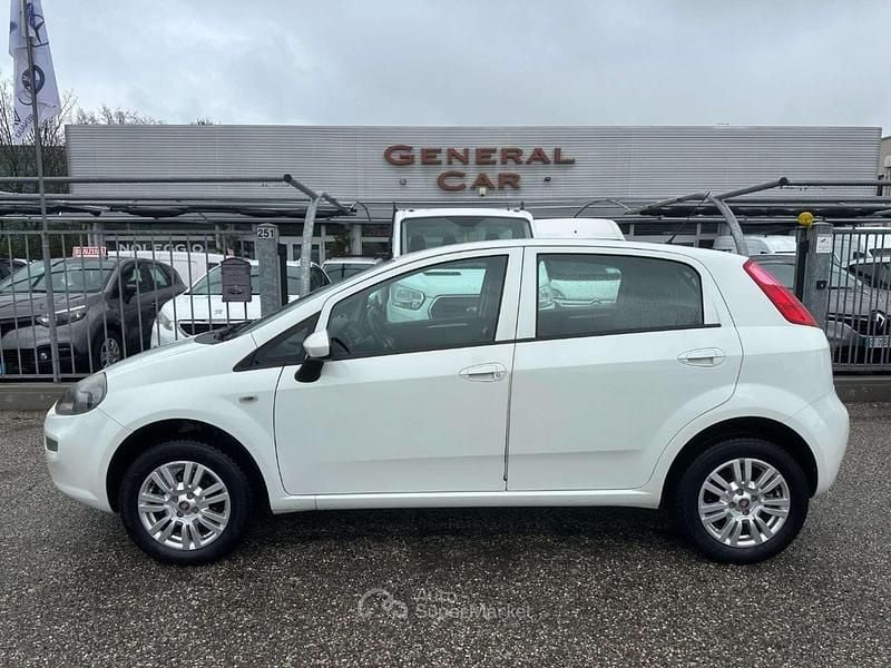 Usata Fiat Punto Lounge 77 CV (56 kW) 2016 Bianco Utilitaria