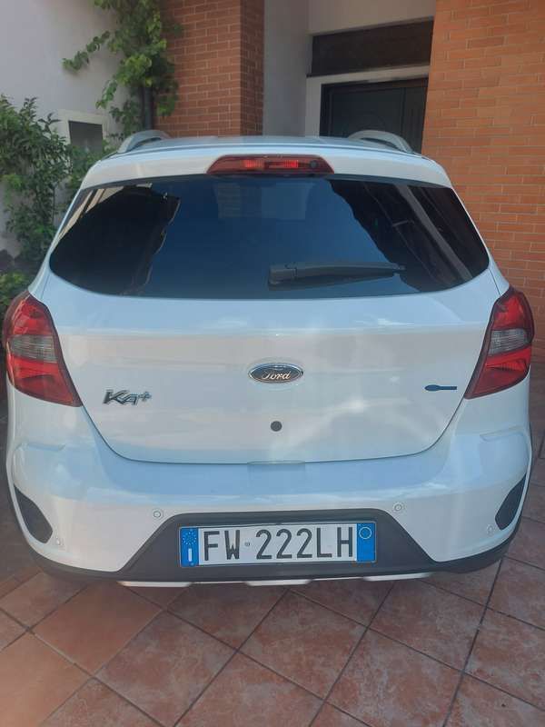 Bianco Usata 2019 Ford Ka Plus Active Due volumi | 10.500 € (Buon prezzo) - Immagine 1/4