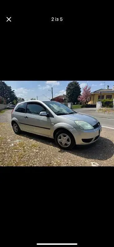 Usata Ford Fiesta Ambiente 69 CV (50 kW) 2003 Utilitaria