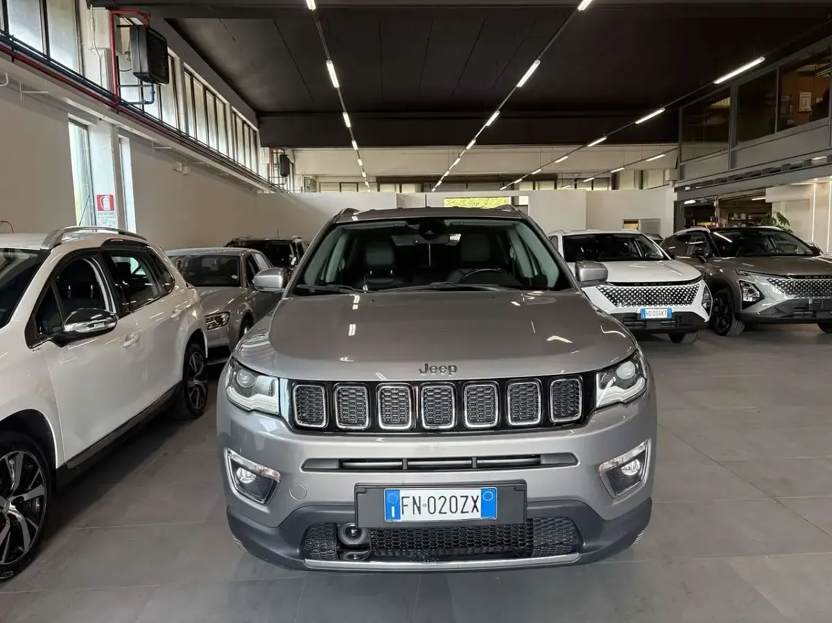 Usata Jeep Compass Limited 170 CV (125 kW) 2018 Grigio SUV