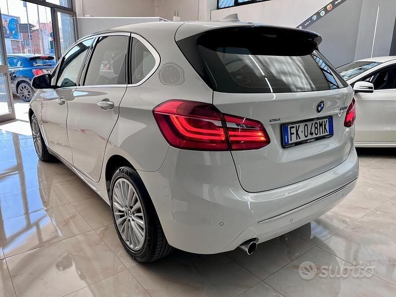 Usata BMW 218 Active Tourer Luxury Line 150 CV (110 kW) 2017 Bianco Monovolume