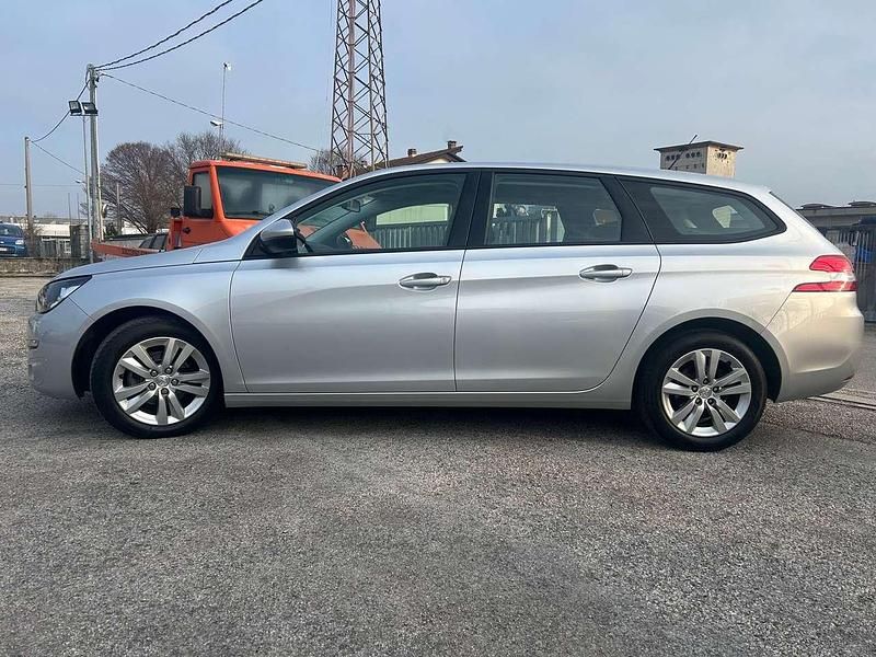 Usata Peugeot 308 SW Business-Line 120 CV (88 kW) 2016 Argento Station wagon