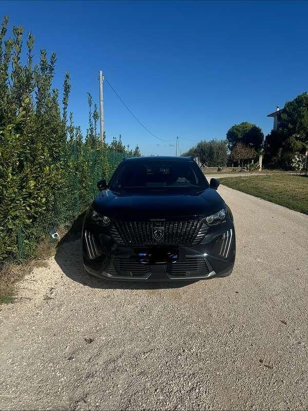 Usata Peugeot 2008 Allure 131 CV (96 kW) 2024 SUV