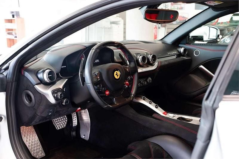 Usata Ferrari F12 741 CV (545 kW) 2016 Argento nurburgring fer. 101/c Coupé