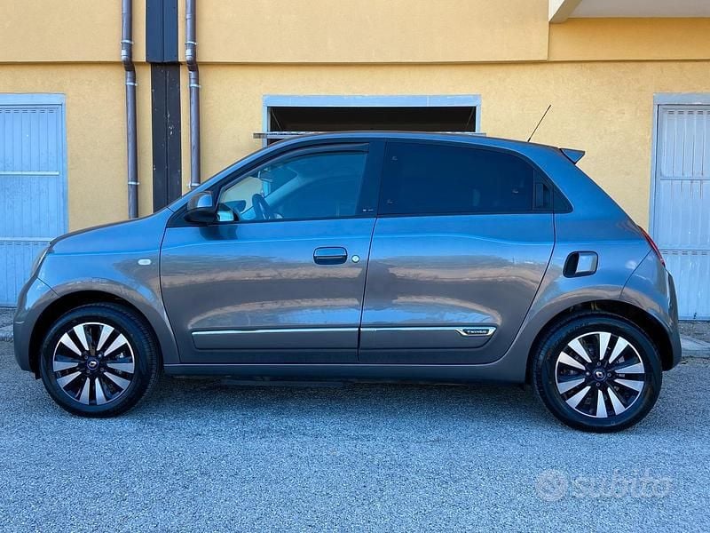 Usata Renault Twingo Intens 60 kW (82 CV) 2021 Grigio Utilitaria