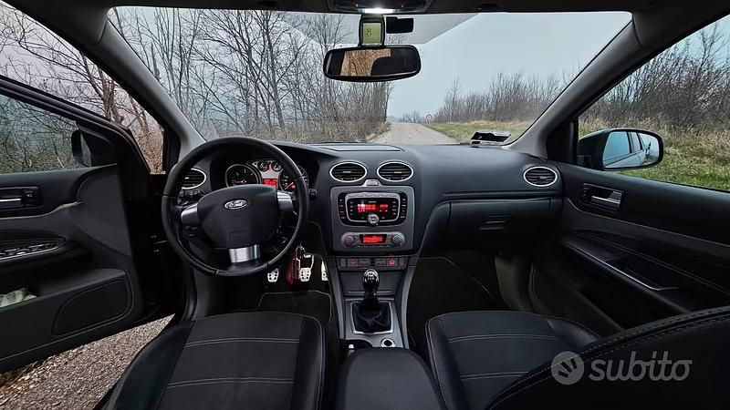 Usata Ford Focus 109 CV (80 kW) 2009 Nero Berlina