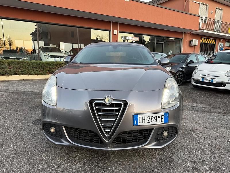 Usata Alfa Romeo Giulietta Exclusive 170 CV (125 kW) 2011 Grigio Utilitaria
