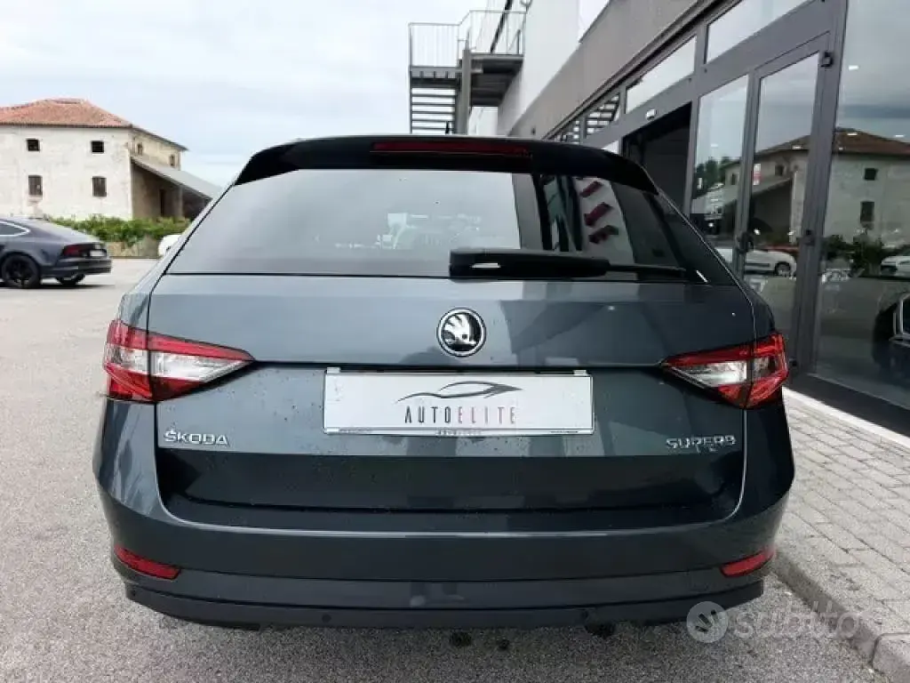 Usata Skoda Superb Style 150 CV (110 kW) 2017 Antracite Station wagon