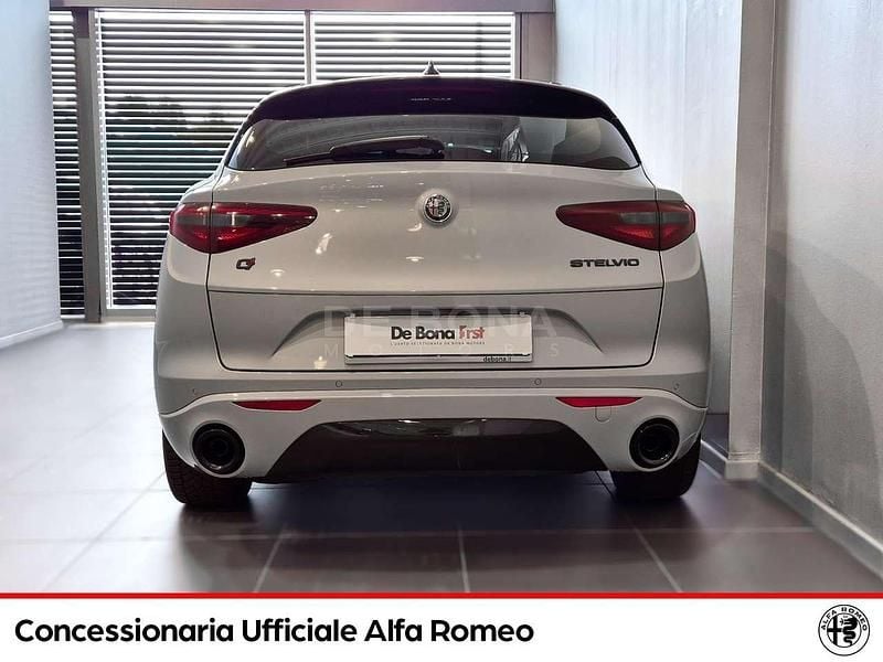 Usata Alfa Romeo Stelvio Veloce 210 CV (154 kW) 2021 Bianco lunare SUV