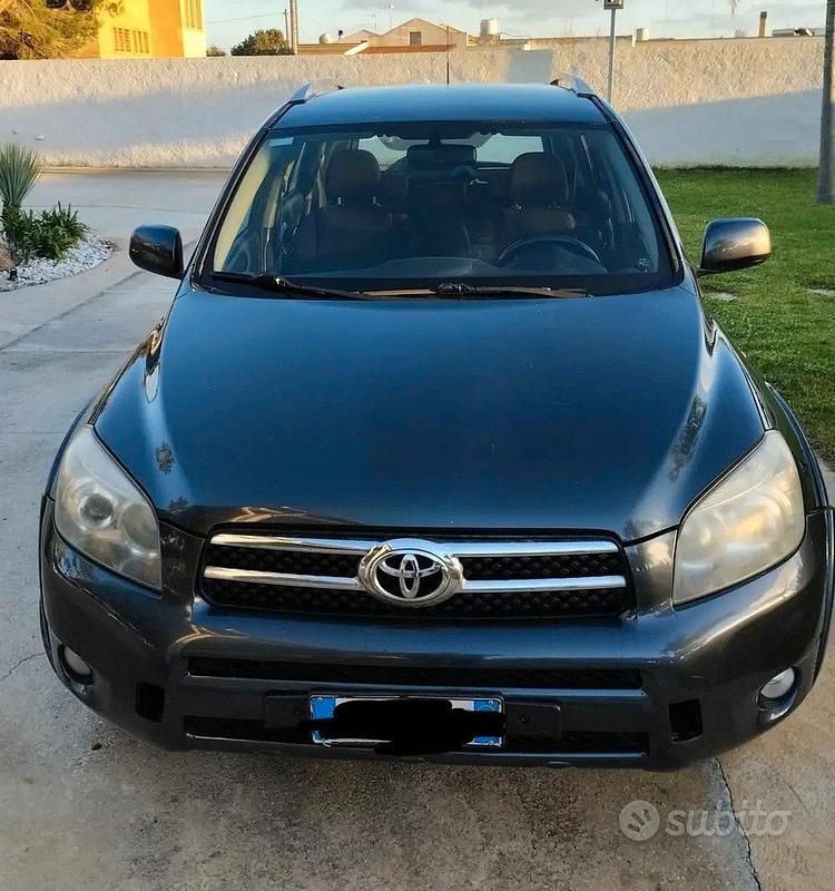 Usata Toyota RAV4 2008 Grigio SUV