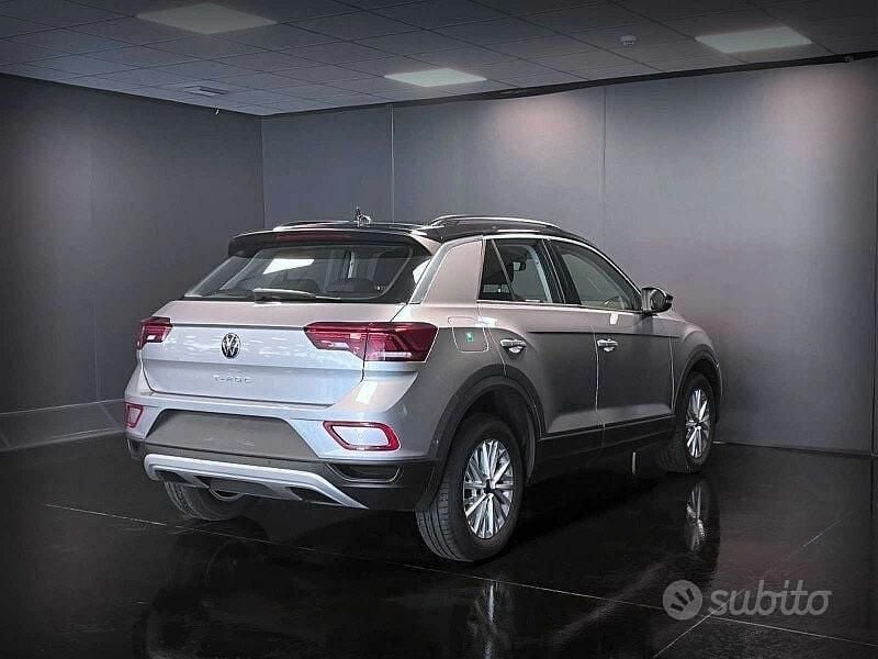 Usata VW T-Roc Life 110 CV (80 kW) 2022 Grigio SUV
