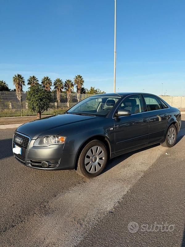 Grigio Usata 2005 Audi A4 Tre volumi | 4200 € (Cara) - Immagine 1/4