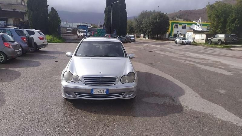 Usata Mercedes C220 Elegance 150 CV (110 kW) 2005 Argento Station wagon