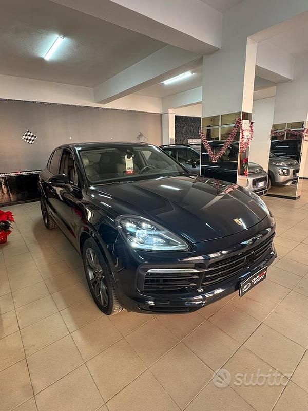 Blu Usata 2018 Porsche Cayenne S SUV | 45.900 € (Molto cara) - Immagine 1/4
