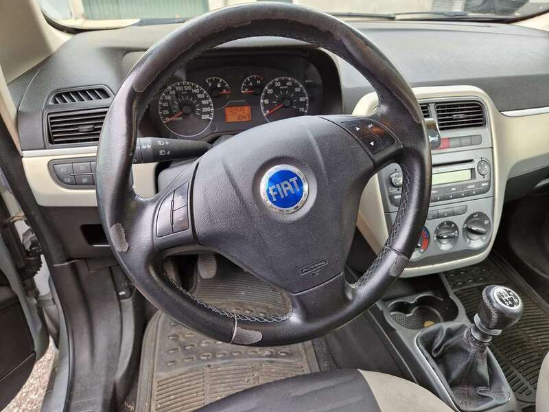 Usato 2006 Fiat Grande Punto 1.2 Benzin 65 CV (2.900 €)