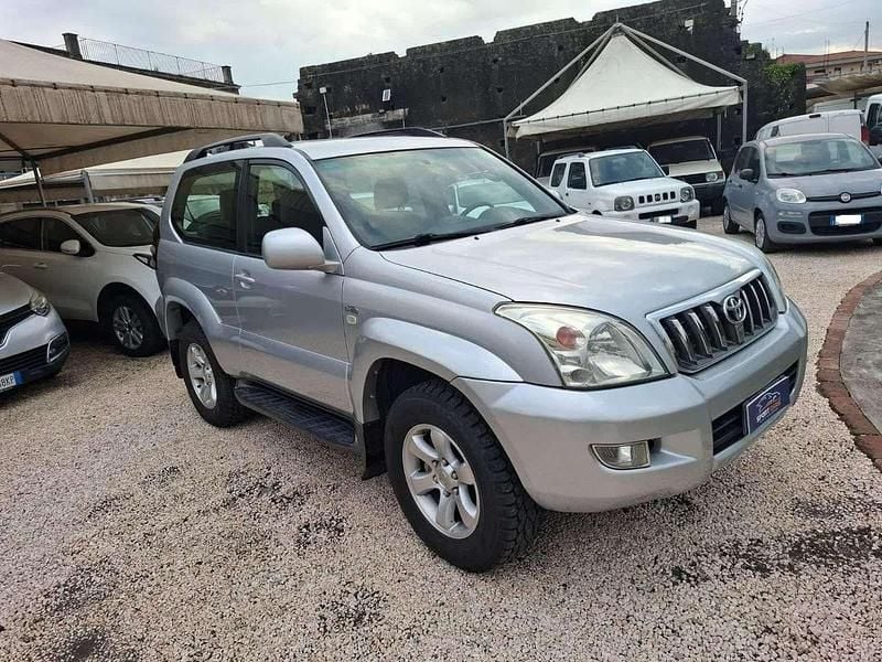 Usata Toyota Land Cruiser Sol 163 CV (119 kW) 2007 Argento SUV