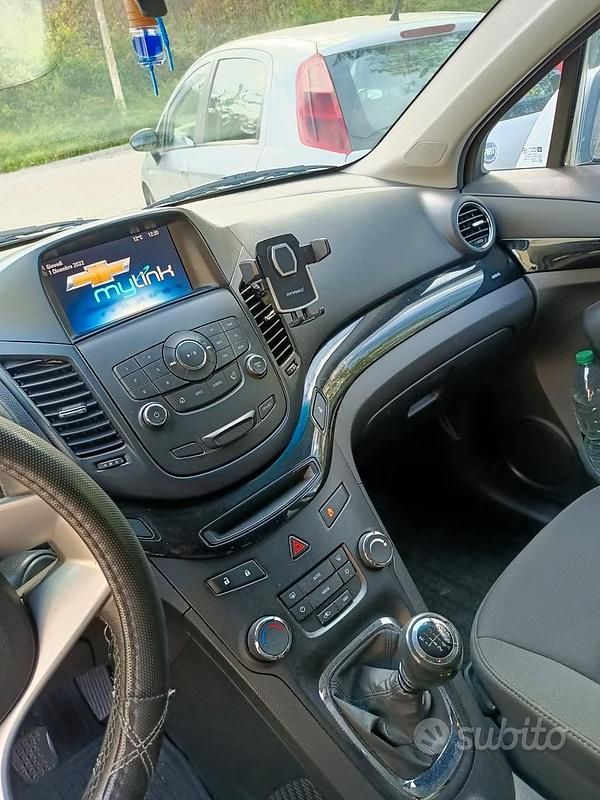 Usata Chevrolet Orlando 131 CV (96 kW) 2013 Bianco Monovolume