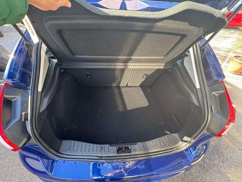 Usata Ford Focus 101 CV (74 kW) 2014 Blu Berlina