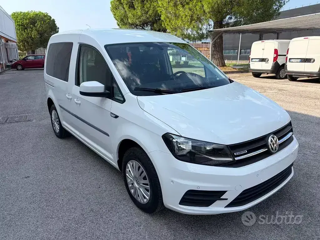Usata VW Caddy Life 110 CV (80 kW) 2020 Bianco Monovolume