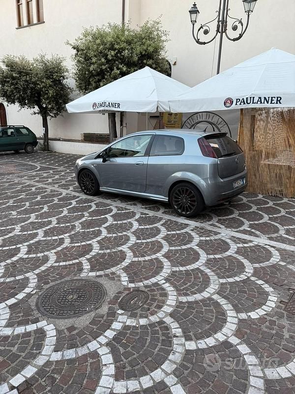 Usata Fiat Grande Punto Sport 90 CV (66 kW) 2008 Grigio Utilitaria