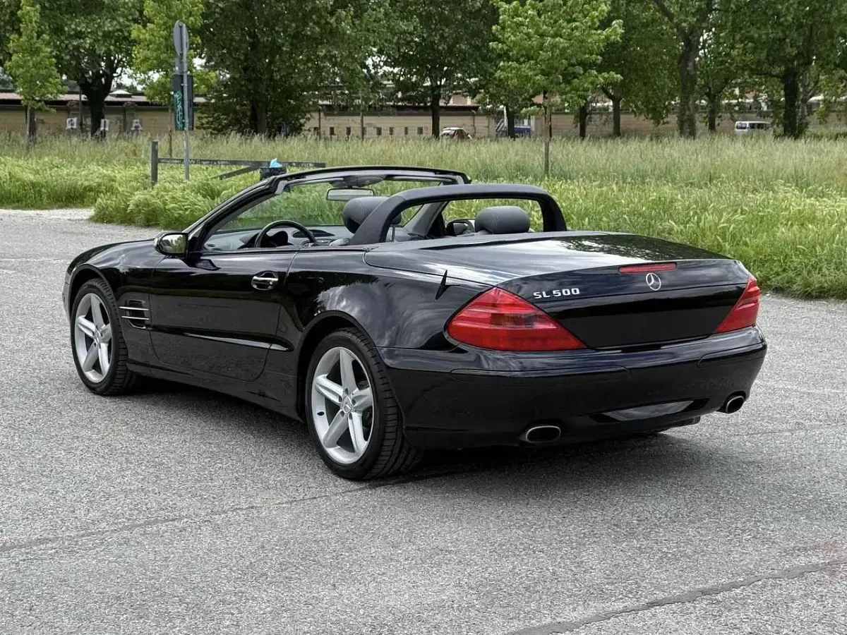 Käytetty Mercedes SL500 306 HP (225 kW) 2003 Musta Avoauto