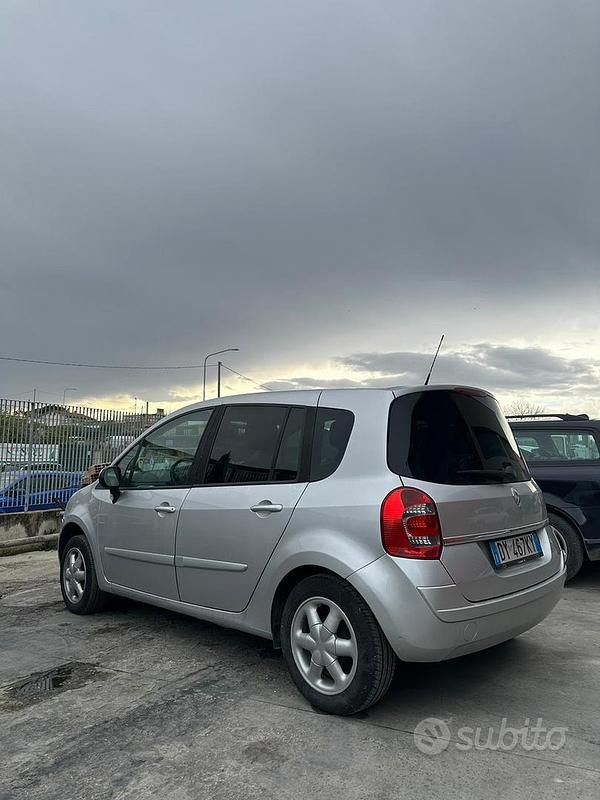 Usata Renault Modus 2009 Grigio Monovolume
