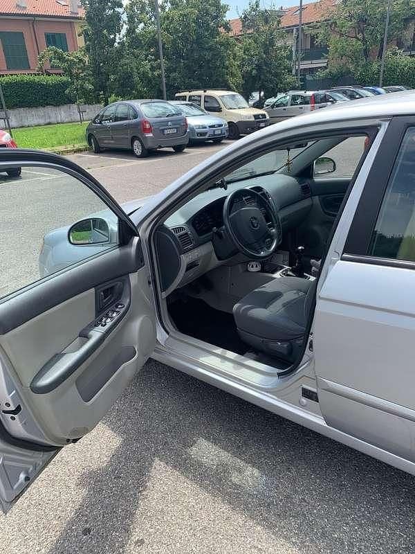 Occasion Kia Cerato Classic 105 PK (77 kW) 2006 Grijs Sedan