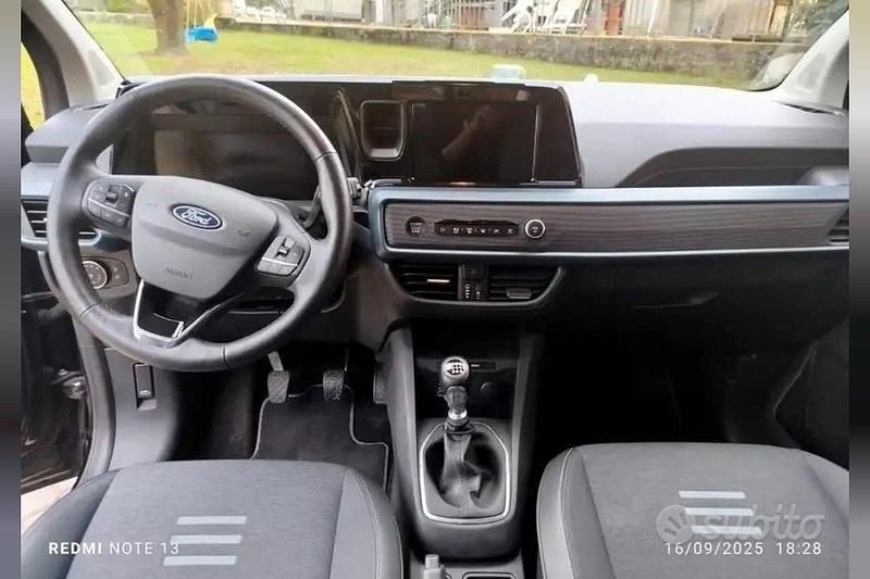 Usata Ford Tourneo Courier 125 CV (91 kW) 2024 Grigio Monovolume