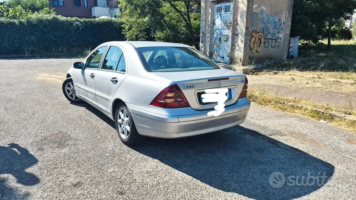 Usata Mercedes C220 Classic 143 CV (105 kW) 2003 Berlina