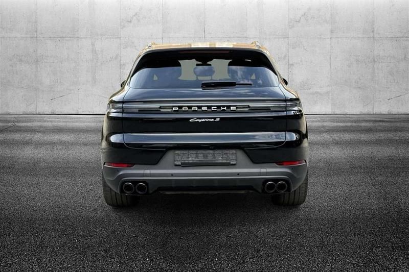 Gebraucht Porsche Cayenne 475 PS (349 kW) 2024 Schwarz SUV
