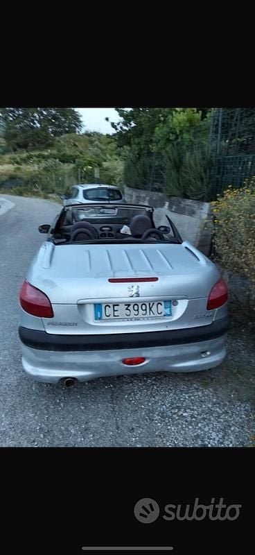Usata Peugeot 206 CC 109 CV (80 kW) 2003 Grigio Cabrio