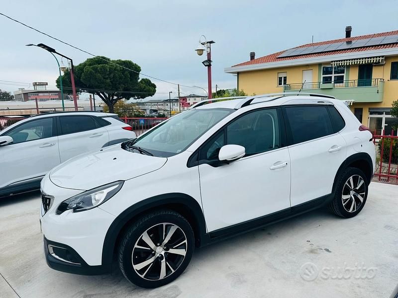Usata Peugeot 2008 S 101 CV (74 kW) 2019 Bianco SUV