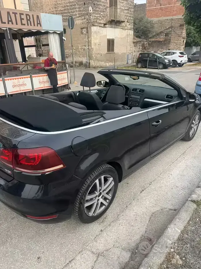 Usata VW Golf Cabriolet 105 CV (77 kW) 2012 Nero Cabrio