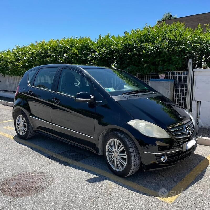 Usata Mercedes A160 95 CV (69 kW) 2010 Nero Utilitaria