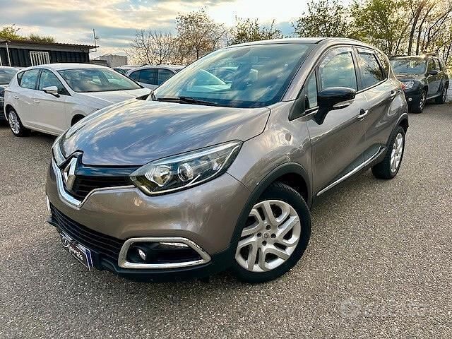 Usata Renault Captur Intens 90 CV (66 kW) 2016 Grigio SUV