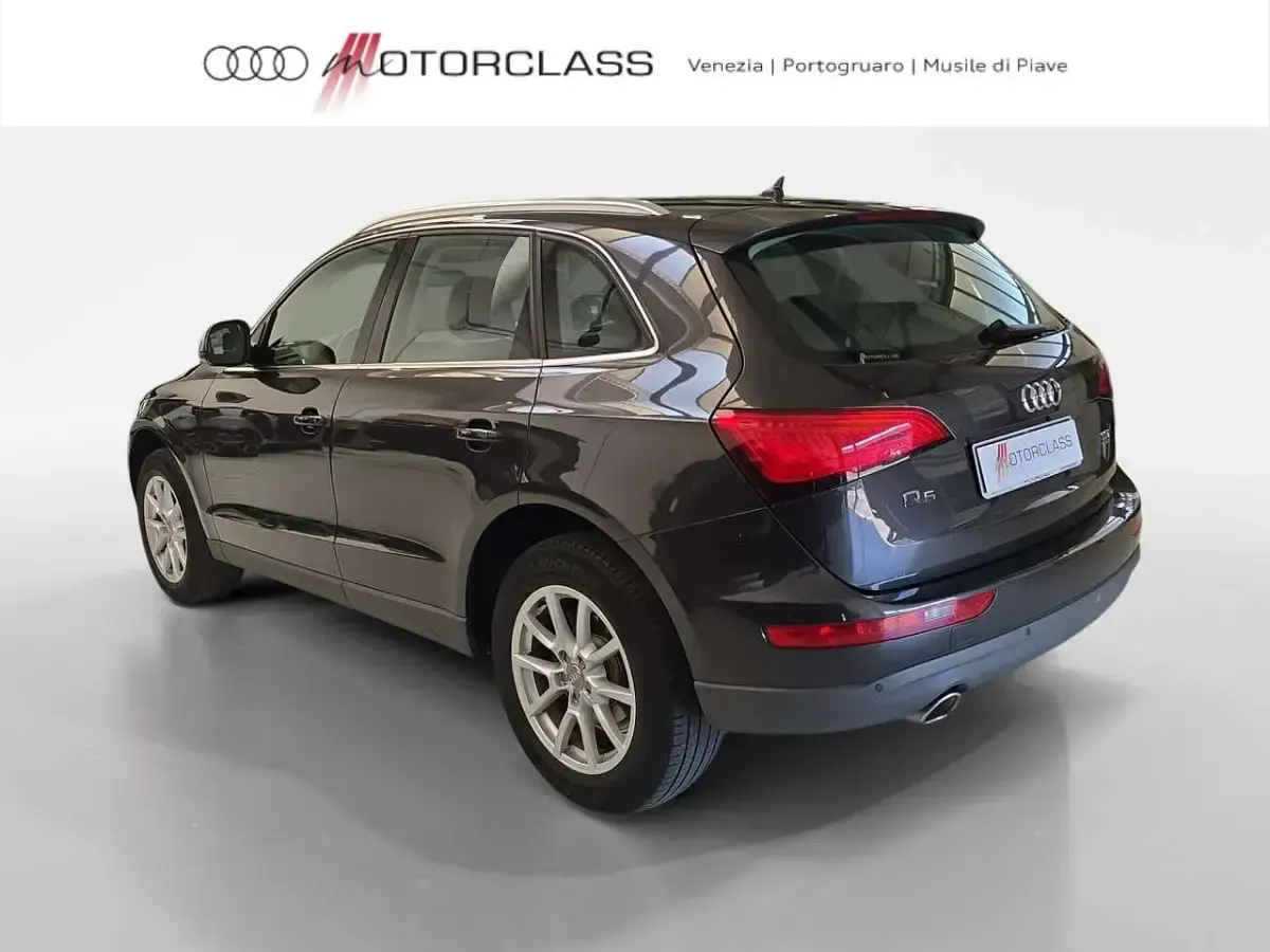 Usata Audi Q5 177 CV (130 kW) 2013 Grigio metallizzato scuro SUV