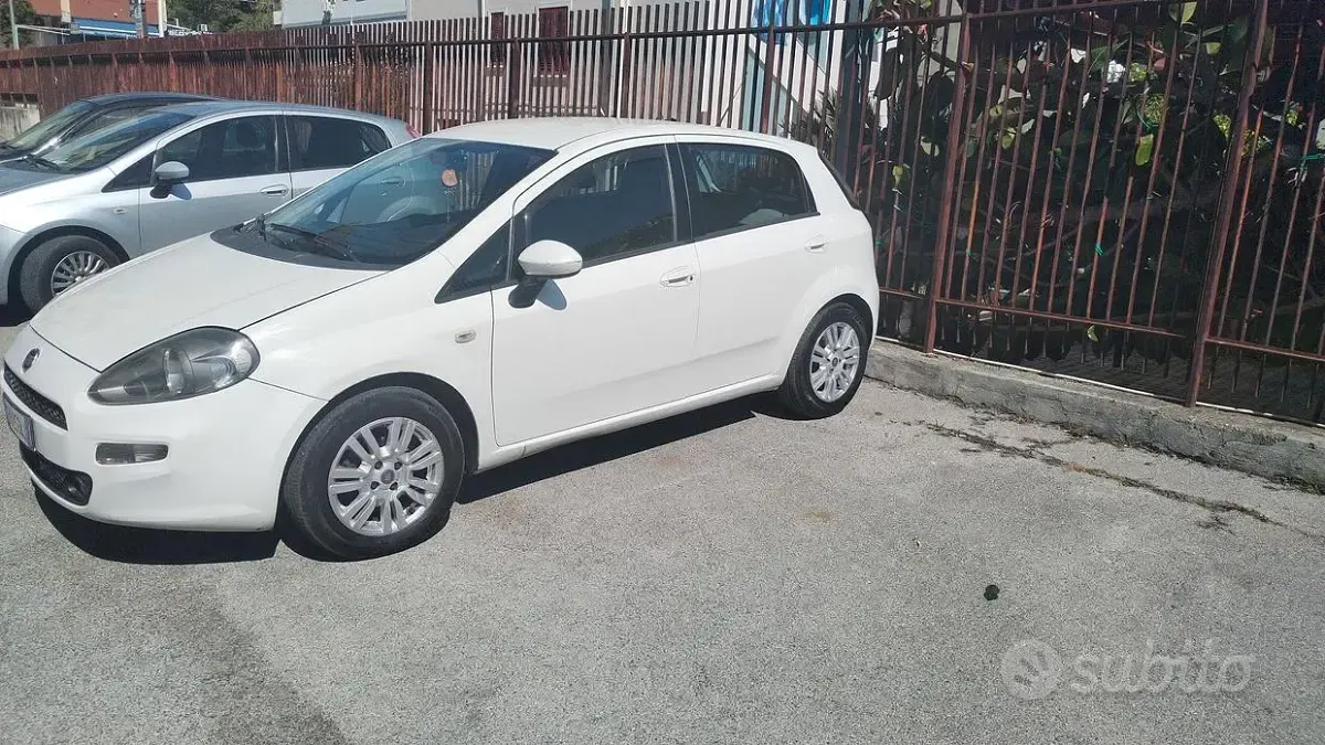 Usata Fiat Grande Punto 75 CV (55 kW) 2011 Utilitaria