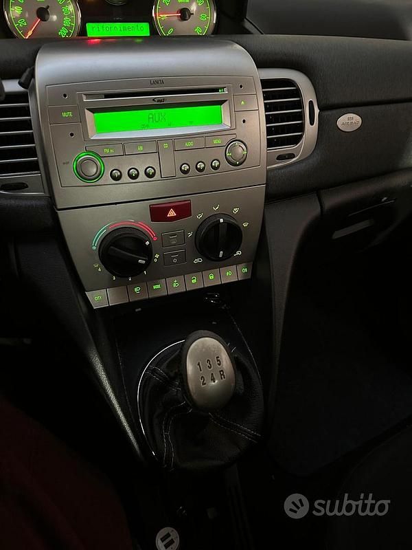 Usata Lancia Ypsilon 60 CV (44 kW) 2007 Grigio Utilitaria