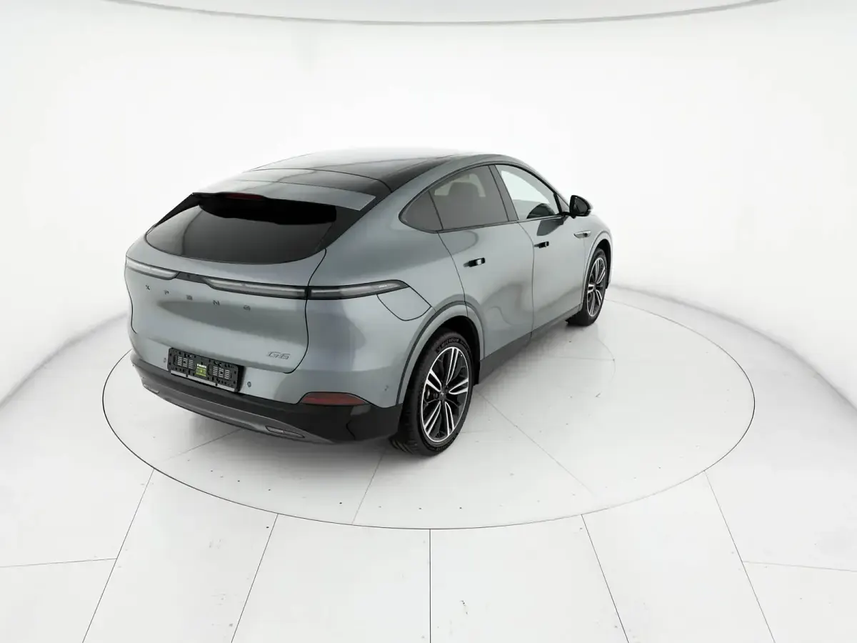 Nuova XPENG G6 185 kW (252 CV) 2026 Graphite grey SUV