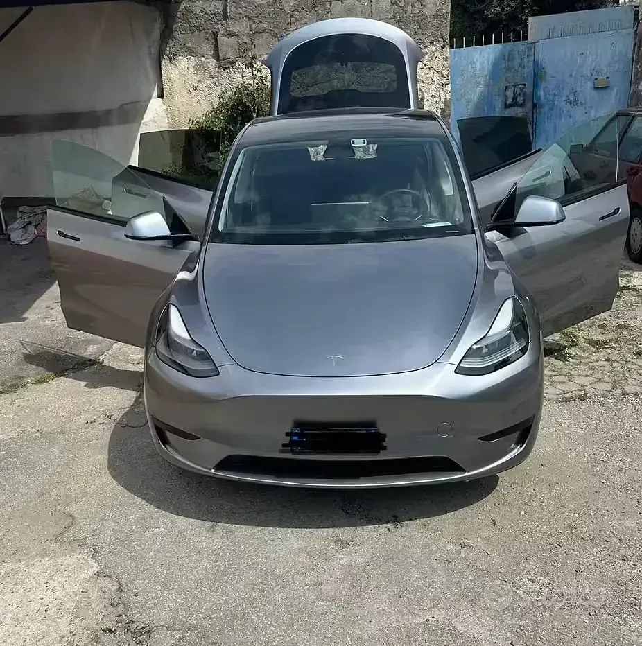 Usata Tesla Model Y Standard Range 250 kW (340 CV) 2024 Grigio SUV