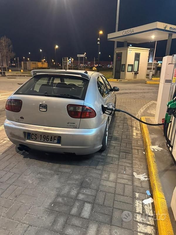Usata Seat Leon FR 150 CV (110 kW) 2004 Grigio Utilitaria