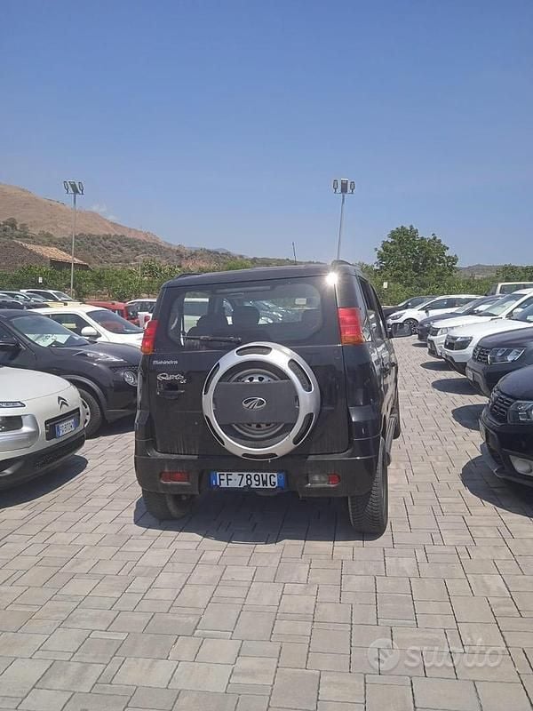 Usata Mahindra Quanto 120 CV (88 kW) 2016 Nero SUV