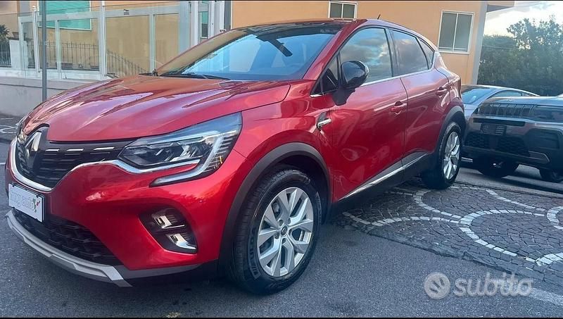 Usata Renault Captur 100 CV (73 kW) 2021 Rosso SUV